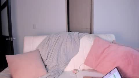 alejandraaa_ online show from 18, 12, 2025