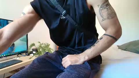 Snapshot of alejandro_bigcock chatting on 11, 7, 2026 Alejandro Hernndez online show from 11, 7, 2026