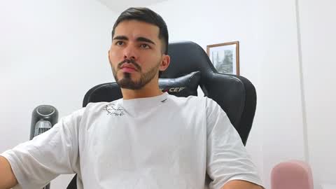 alejandroo_7 online show from 7, 1, 2025