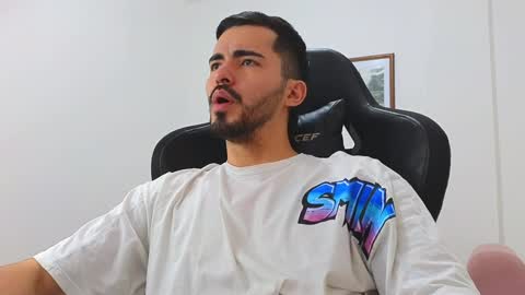 alejandroo_7 online show from 13, 1, 2025