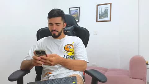 alejandroo_7 online show from 1, 2, 2025