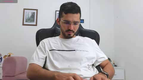 alejandroo_7 online show from 7, 10, 2025