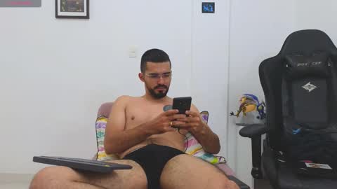 alejandroo_7 online show from 2, 2, 2026