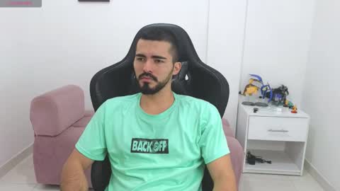 alejandroo_7 online show from 5, 2, 2026