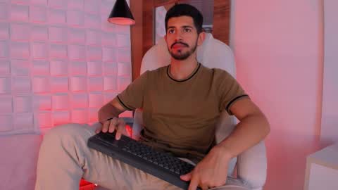 Alejo  online show from 19, 10, 2025