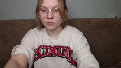 Snapshot of aleksaflirt chatting on 3, 1, 2025 Aleksa online show from 3, 1, 2025