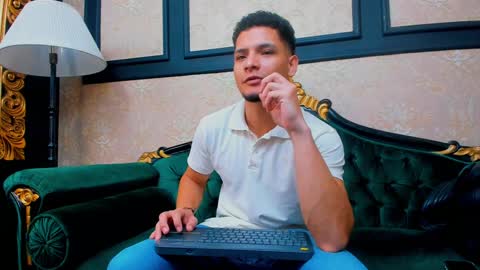 Alessandro King online show from 10, 1, 2025