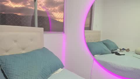 Alessa Moreno online show from 8, 1, 2025