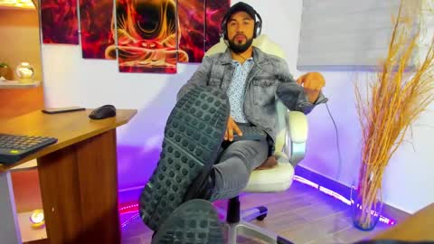 ALESSANDRO  WYE online show from 7, 1, 2025