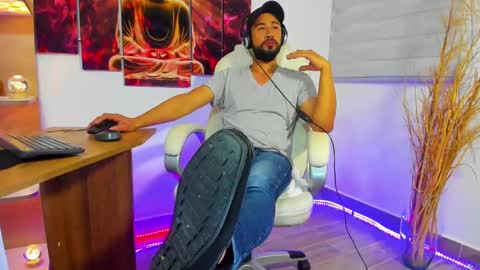 ALESSANDRO  WYE online show from 14, 1, 2025