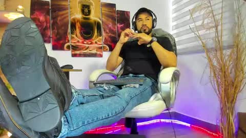 ALESSANDRO  WYE online show from 4, 2, 2025