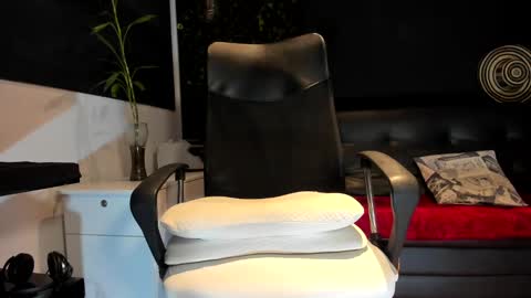 ALESSANDRO  WYE online show from 14, 9, 2025