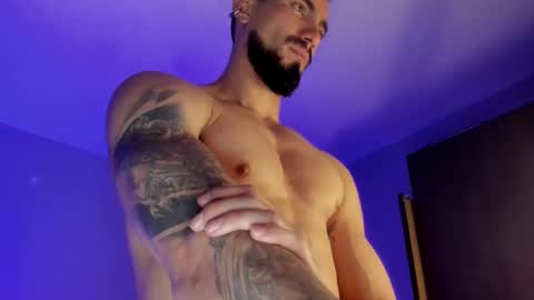 Kciqu3  Independent model online show from 26, 1, 2025