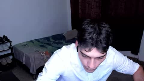 Snapshot of alessio_vale chatting on 4, 2, 2026 alessio Vale online show from 4, 2, 2026