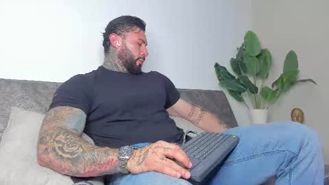 Snapshot of alessrose22 chatting on 25, 6, 2026 Aless Rose online show from 25, 6, 2026