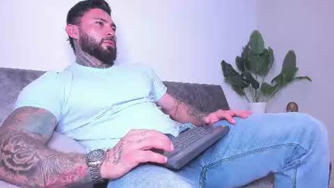 Snapshot of alessrose22 chatting on 4, 7, 2026 Aless Rose online show from 4, 7, 2026