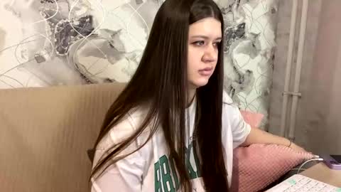 Aletta Oushen online show from 17, 2, 2025