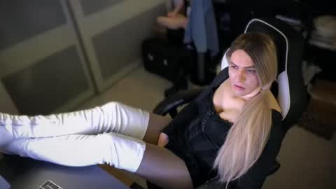 Leyla Leg online show from 17, 4, 2026