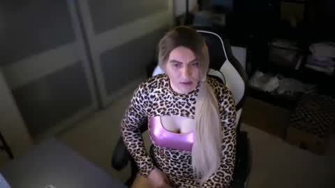 Snapshot of alevsandra87 chatting on 30, 4, 2026 Leyla Leg online show from 30, 4, 2026