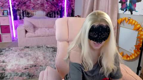 Snapshot of alex_nextdoor chatting on 15, 5, 2026 Alex online show from 15, 5, 2026