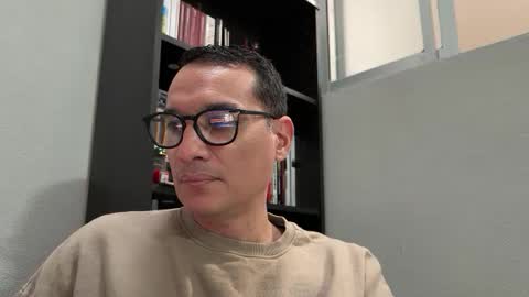 Snapshot of alex_ruiz_ chatting on 16, 6, 2026 Alex online show from 16, 6, 2026