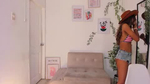 Snapshot of alex_saeli chatting on 4, 7, 2026 alexis online show from 4, 7, 2026