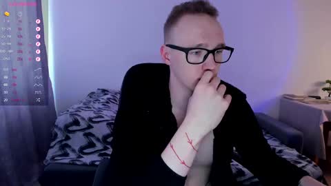 Snapshot of alex_silent chatting on 6, 3, 2025 alex_silent online show from 6, 3, 2025