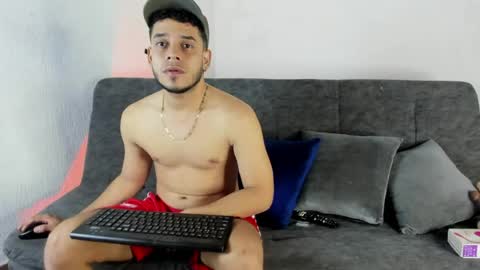 Alex Woll online show from 19, 4, 2026