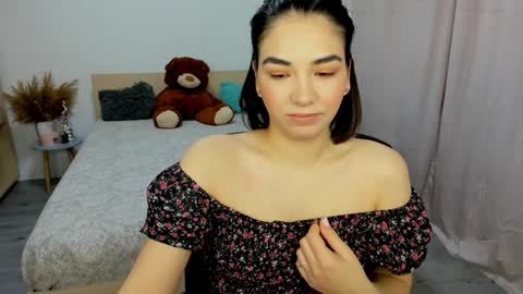 Snapshot of alexa_dolly chatting on 7, 1, 2025 Alexa online show from 7, 1, 2025