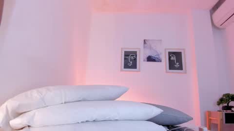 Alexa Millers online show from 25, 9, 2025