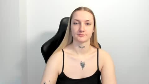 Snapshot of alexafragile chatting on 17, 6, 2026 Alexa online show from 17, 6, 2026