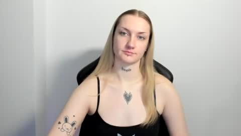 Snapshot of alexafragile chatting on 19, 6, 2026 Alexa online show from 19, 6, 2026