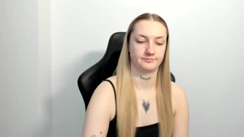 Snapshot of alexafragile chatting on 26, 6, 2026 Alexa online show from 26, 6, 2026