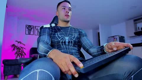 Snapshot of alexander_collin_ chatting on 19, 12, 2024 Alex Collin online show from 19, 12, 2024