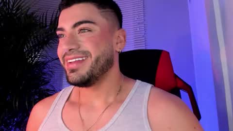 Snapshot of alexander_diiaz chatting on 8, 10, 2025 Alexander Diaz online show from 8, 10, 2025