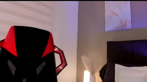 Snapshot of alexander_diiaz chatting on 8, 4, 2026 Alexander Diaz online show from 8, 4, 2026