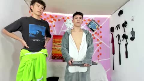 chicos hot online show from 9, 2, 2025