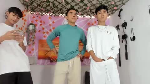 chicos hot online show from 15, 2, 2025