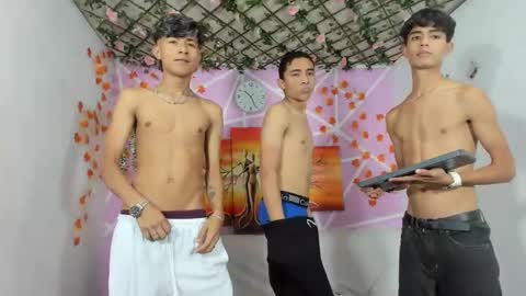 chicos hot online show from 24, 2, 2025