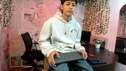 Snapshot of alexandluke1 chatting on 23, 7, 2026 chicos hot online show from 23, 7, 2026