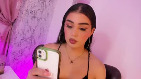 Snapshot of alexandra_evanz chatting on 6, 3, 2025 Alexandra Spellman online show from 6, 3, 2025