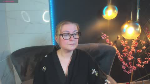 Snapshot of alexandra_kind chatting on 20, 12, 2024 Alexandra online show from 20, 12, 2024