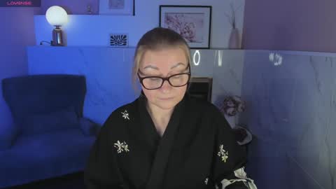 Snapshot of alexandra_kind chatting on 3, 1, 2025 Alexandra online show from 3, 1, 2025