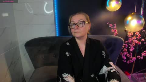 Snapshot of alexandra_kind chatting on 6, 1, 2025 Alexandra online show from 6, 1, 2025