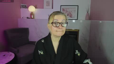 Snapshot of alexandra_kind chatting on 6, 2, 2025 Alexandra online show from 6, 2, 2025