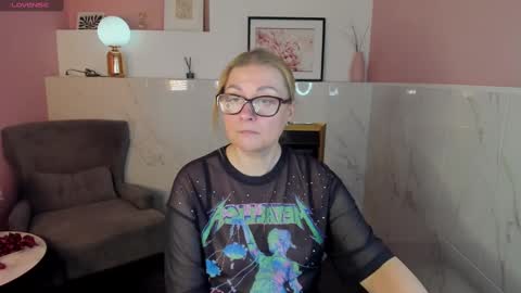 Snapshot of alexandra_kind chatting on 17, 2, 2025 Alexandra online show from 17, 2, 2025