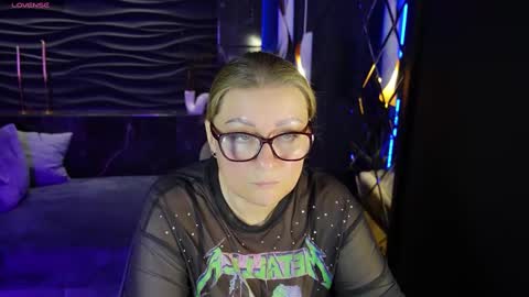 Snapshot of alexandra_kind chatting on 19, 2, 2025 Alexandra online show from 19, 2, 2025