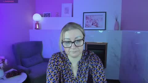 Snapshot of alexandra_kind chatting on 25, 2, 2025 Alexandra online show from 25, 2, 2025