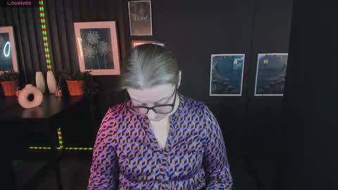 Snapshot of alexandra_kind chatting on 5, 3, 2025 Alexandra online show from 5, 3, 2025