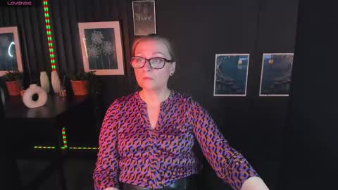 Snapshot of alexandra_kind chatting on 5, 3, 2025 Alexandra online show from 5, 3, 2025